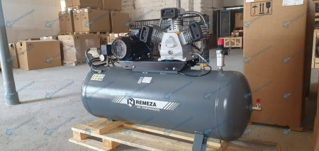 Поршневой компрессор Remeza СБ4/С-200.LB40 Поршневой компрессор Remeza СБ4/С-200.LB40 фото