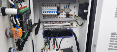 AD-16-Т400 в кожухе со встроенным АВР фото